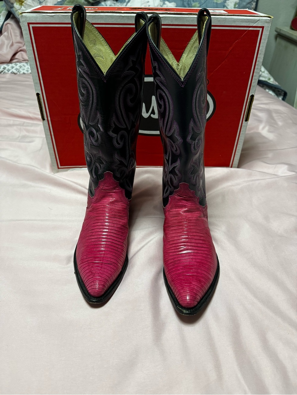 Justin Boot Co. | Pink Iguana Lizard/Black Spanish Kip Cowboy Boots | Size 8.5